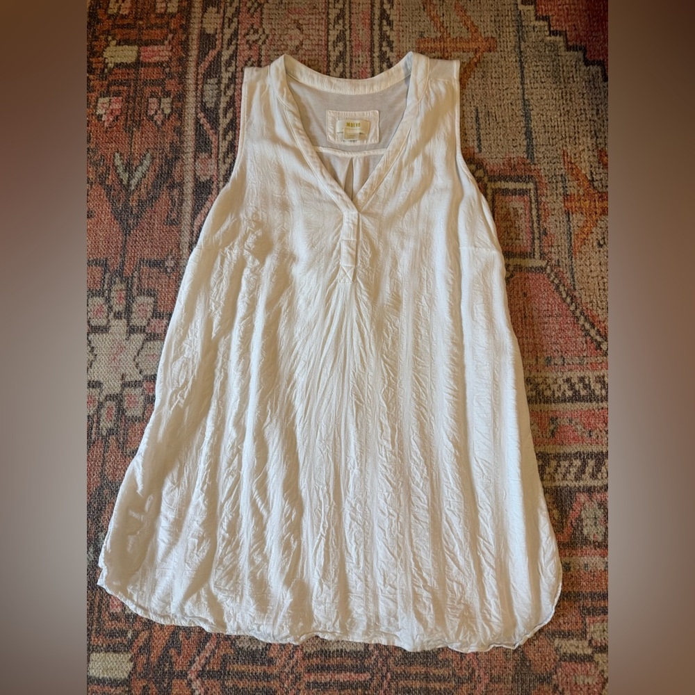 Beautiful white Anthropologie tunic